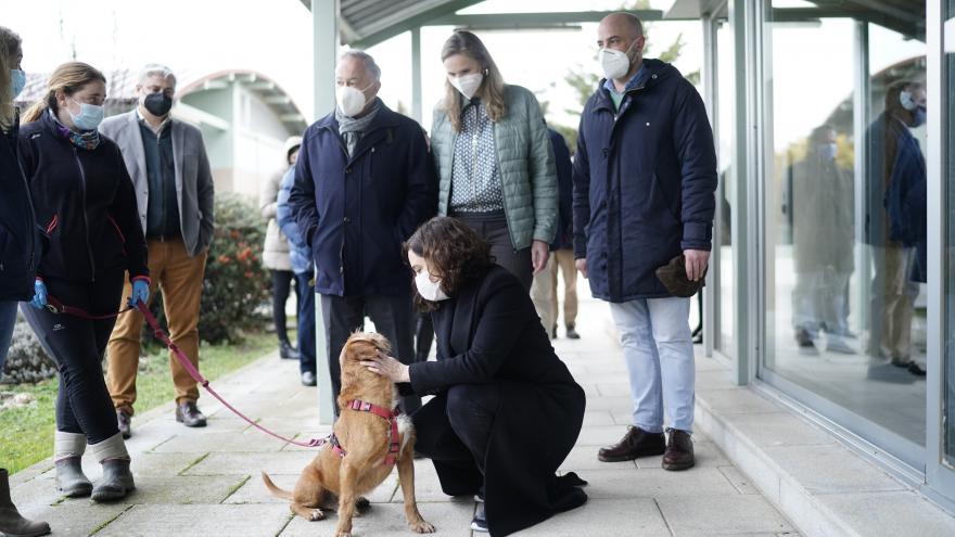 Isabel Díaz Ayuso durante la visita al Centro Integral de Acogida 