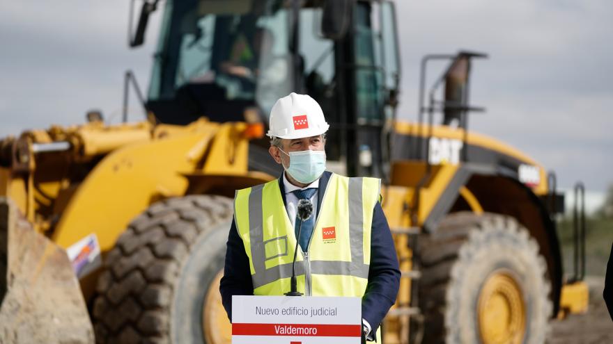 Enrique López, en el inicio de las obras del nuevo Palacio de Justicia de Valdemoro