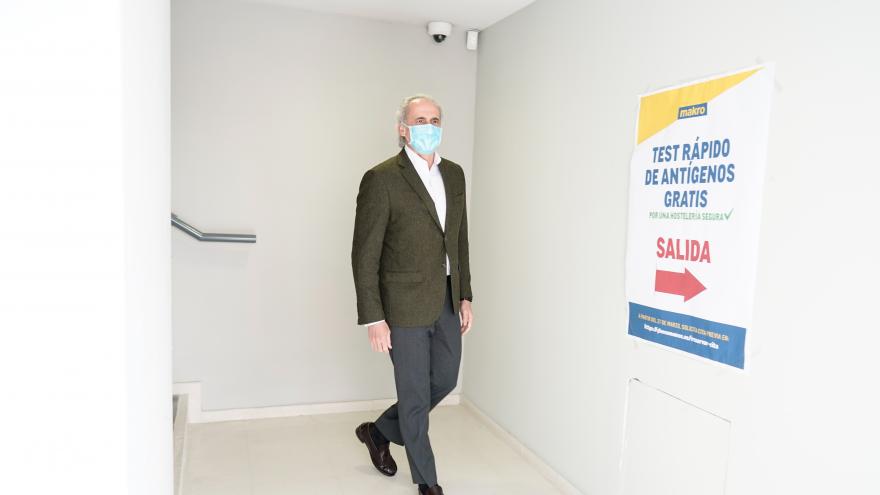 El consejero de Sanidad ha visitado este nuevo punto  de testeo para buscar nuevos casos asintomáticos de coronavirus