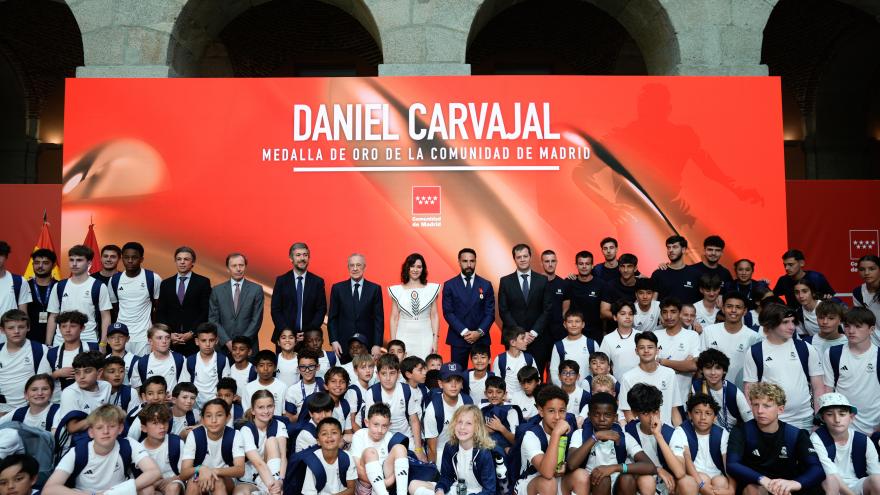 La presidenta Isabel Díaz Ayuso durante la entrega de la Medalla de Oro de la Comunidad de Madrid a Dani Carvajal 