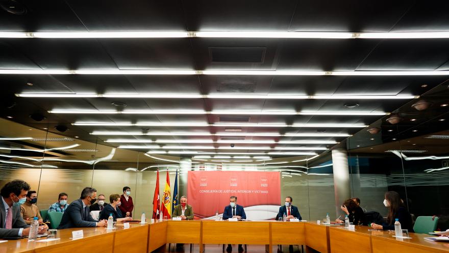 La Comunidad de Madrid pacta con los sindicatos las nuevas condiciones laborales en los Cuerpos de Bomberos y de Agentes Forestales de la región