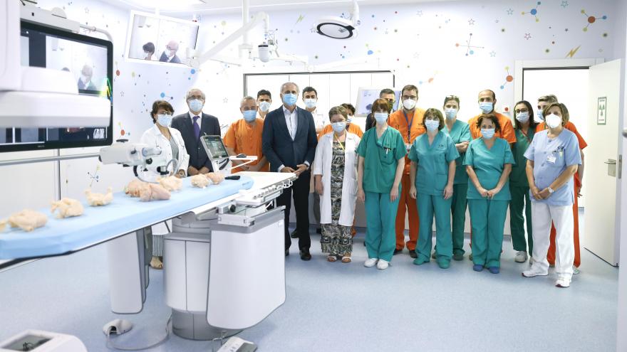 Enrique Ruiz Escudero ha visitado la sala de hemodinámica híbrida del Hospital Gregorio Marañón