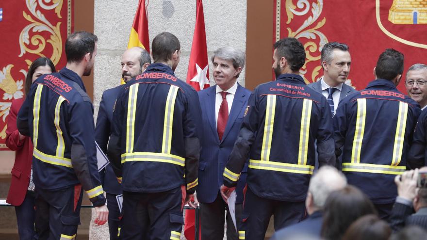Garrido recibe a 113 nuevos bomberos, la promoción más amplia de los últimos 15 años