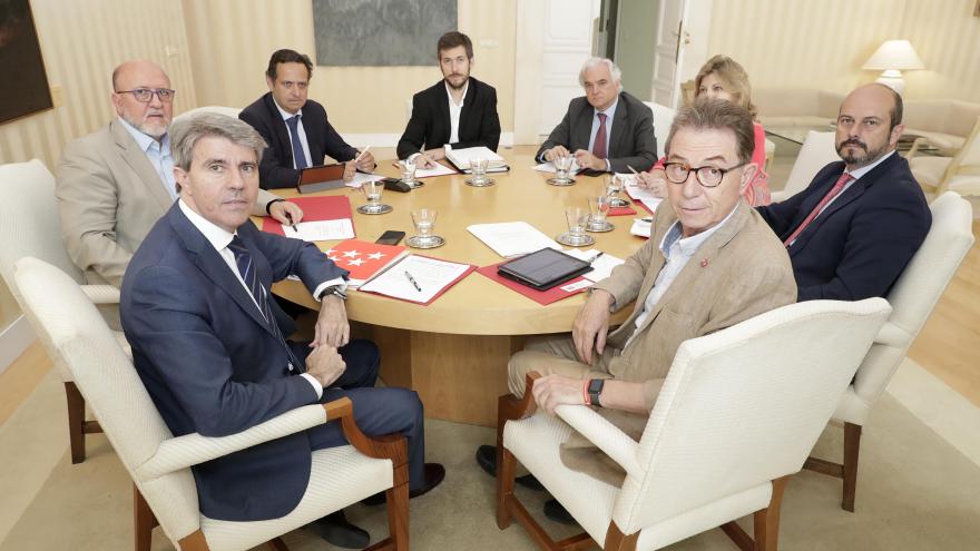 El presidente regional, Ángel Garrido, firma la prórroga de la Estrategia Madrid por el Empleo con los sindicatos UGT, CC OO y la patronal CEIM 