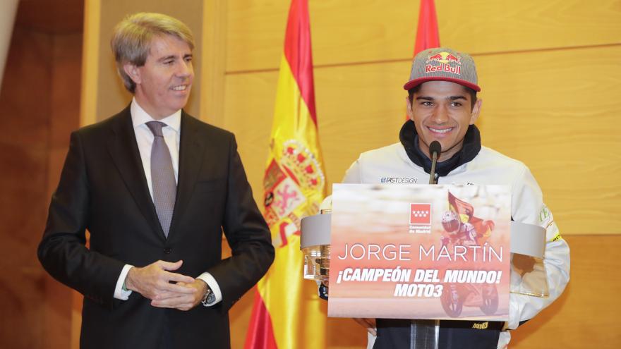 Imagen de cabecera #4 de la página de "Garrido recibe a Jorge Martín, primer madrileño campeón del Mundo de Motociclismo"