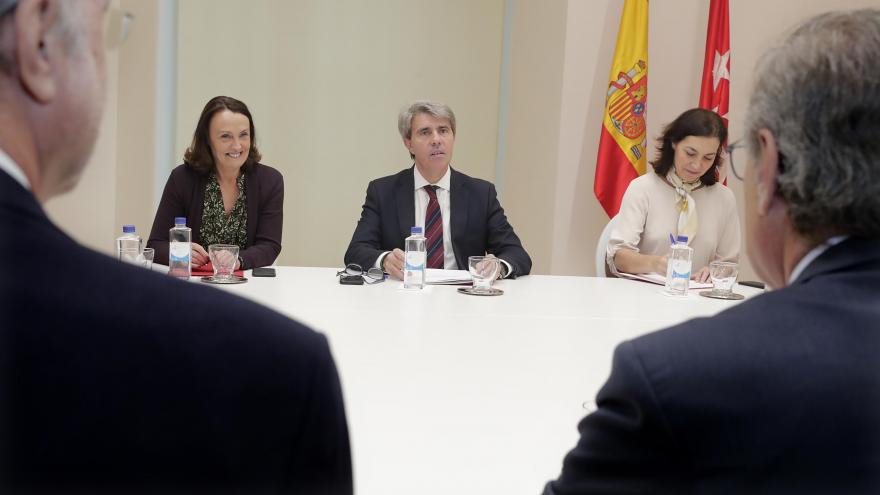 Garrido reunido con la junta directiva de la Unión Interprofesional de la Comunidad de Madrid (UICM) 