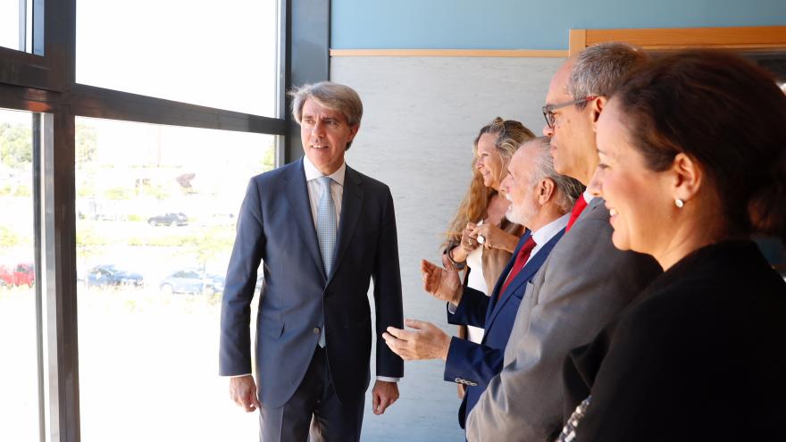 El presidente regional ha avanzado los datos de admisión de centros educativos durante su visita al nuevo instituto público de Las Tablas