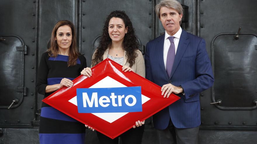 Ángel Garrido durante la entrega de los premios del concurso ‘El juego del Centenario”