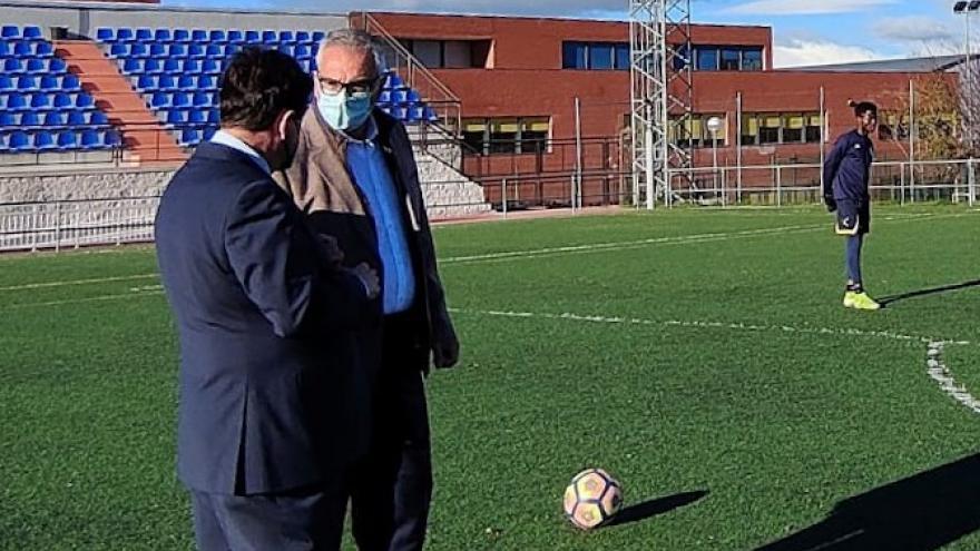 Carlos Izquierdo durante su visita a Valdeolmos-Alalpardo