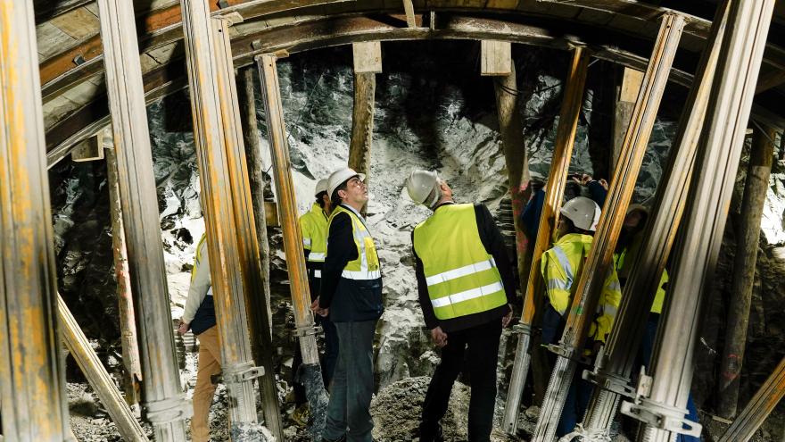 David Pérez durante su visita a las obras de ampliación de la línea 3 de Metro