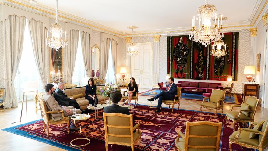 Díaz Ayuso con el embajador de Francia