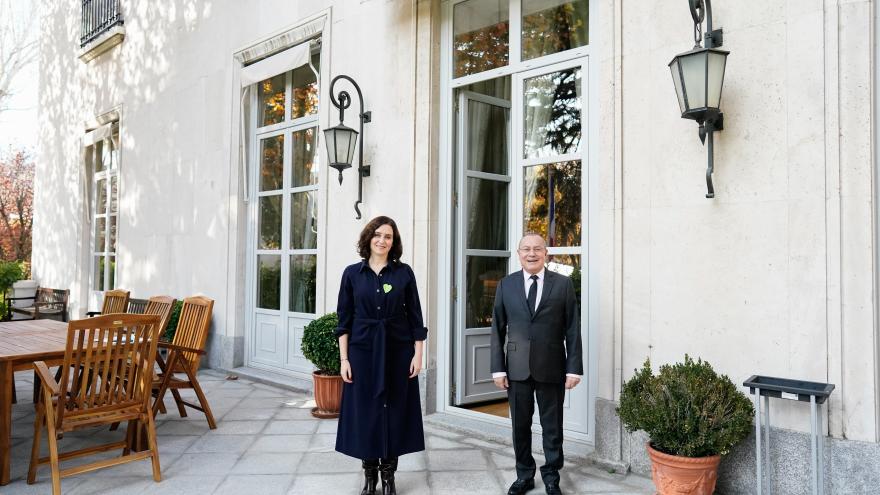Díaz Ayuso con el embajador de Francia