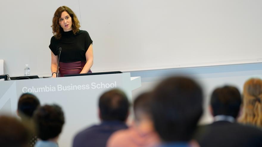La presidenta de la Comunidad de Madrid, Isabel Díaz Ayuso, en la Columbia Business School