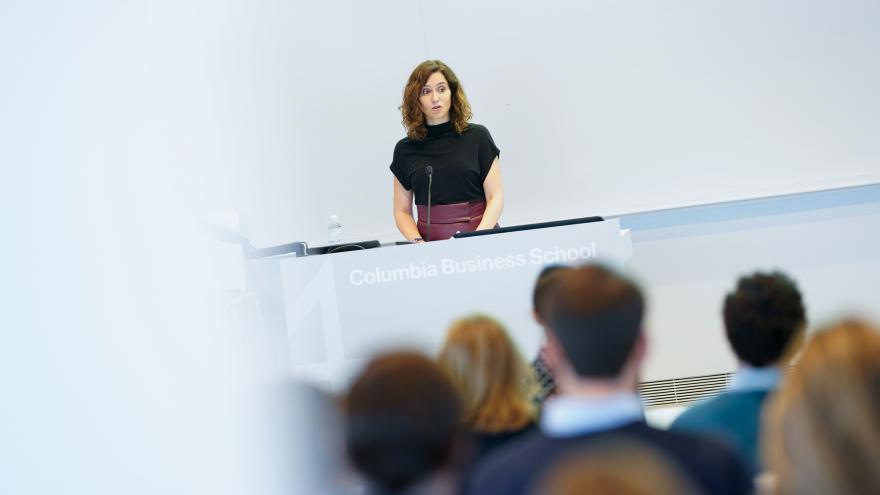 La presidenta de la Comunidad de Madrid, Isabel Díaz Ayuso, en la Columbia Business School