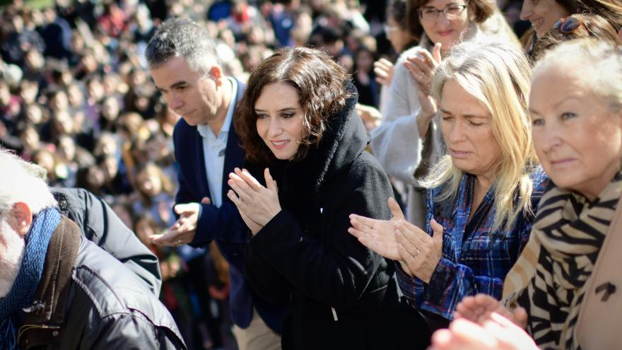  Díaz Ayuso ha asistido al homenaje rendido a la científica por alumnos y profesores en el instituto Margarita Salas
