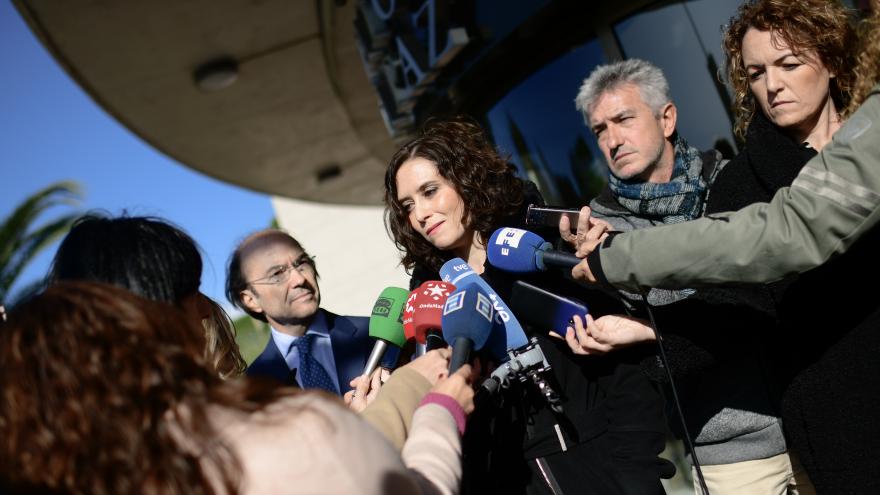  Díaz Ayuso ha asistido al homenaje rendido a la científica por alumnos y profesores en el instituto Margarita Salas