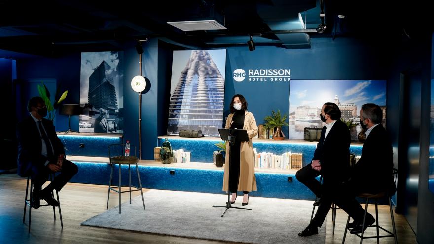 Díaz Ayuso oficinas Radisson