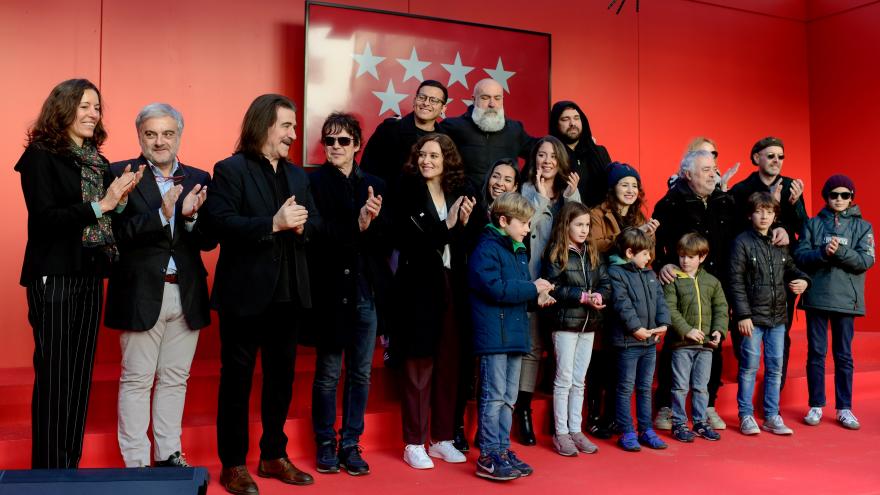 Díaz Ayuso presenta Madrid es Navidad, trabajo artístico de músicos de la Puerta del Sol producido por Tam Tam Go