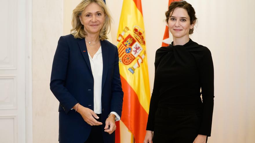 La presidenta posando junto a Valérie Pécresse