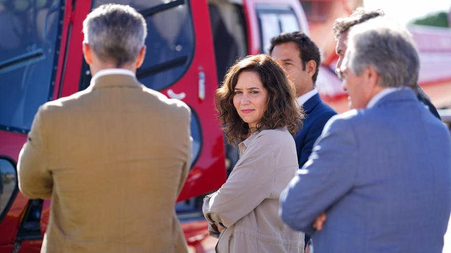 La presidenta junto al resto de autoridades