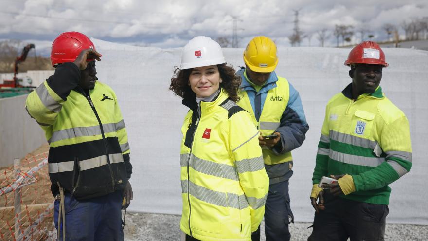 La presidenta en su llegada al lugar de las obras