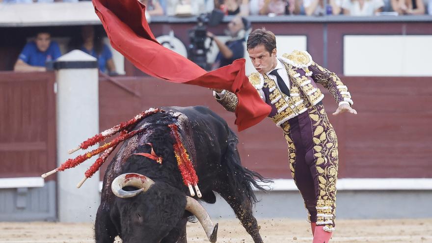 El Juli toreando