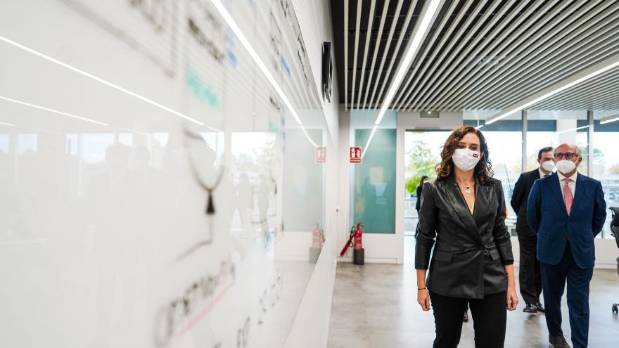 La presidenta recorriendo las instalaciones
