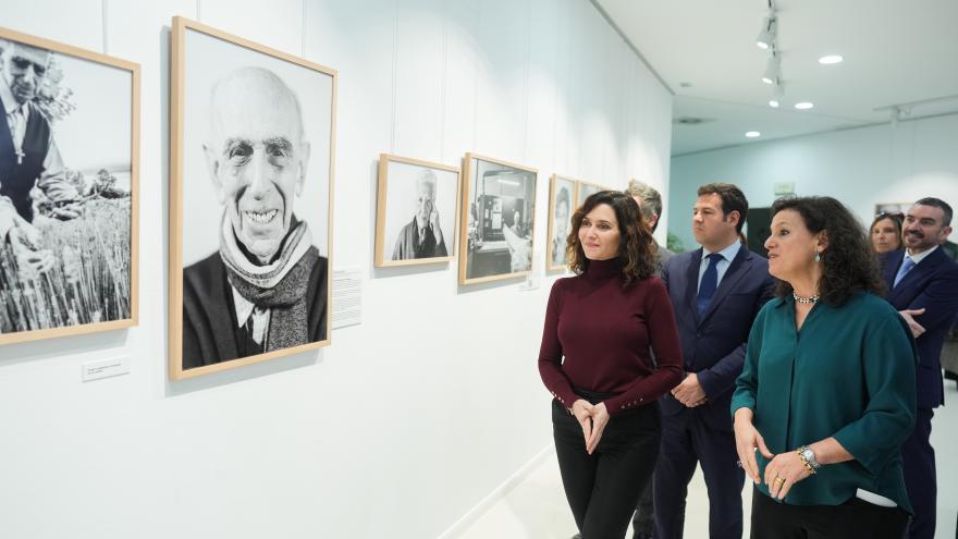 La presidenta Isabel Díaz Ayuso durante la inauguración de la exposición 