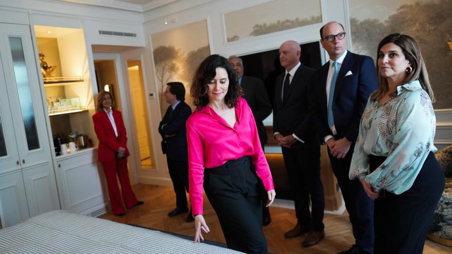 La presidenta Isabel Díaz Ayuso en la inauguración del nuevo Hotel Palace de Madrid