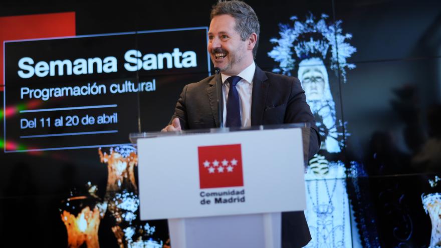 El consejero Mariano de Paco Serrano durante la presentación de la programación de Semana Santa