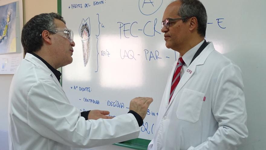 Rafael van Grieken en el taller ‘Detección de sangre’