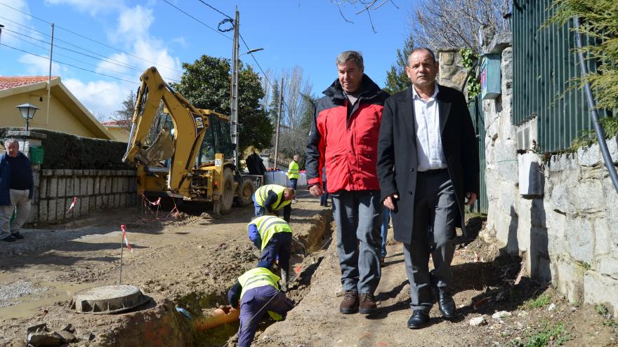 José Antonio Sánchez comprueba el estado de las obras en Cercedilla