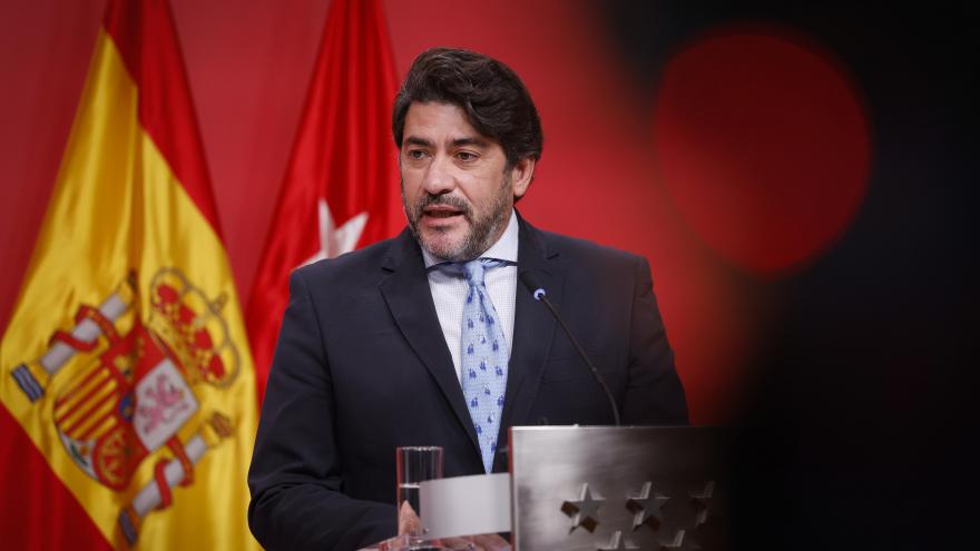 Primer plano del consejero David Pérez