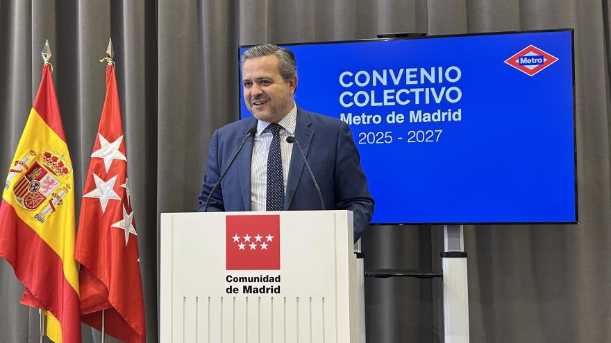El consejero Jorge Rodrigo firma el nuevo convenio colectivo de los trabajadores de Metro de Madrid