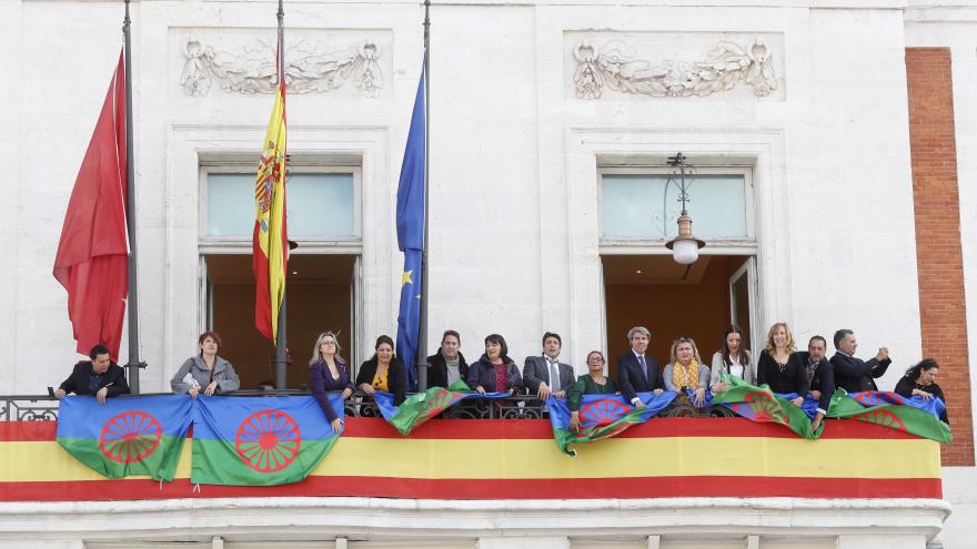 El presidente de la Comunidad de Madrid, Ángel Garrido, conmemorando el Día Internacional del Pueblo Gitano