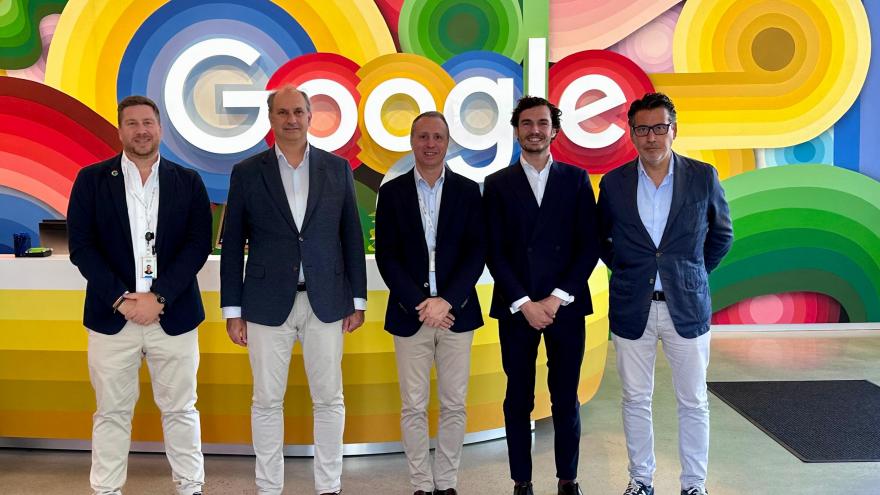 El consejero Miguel López-Valverde durante su visita a la sede de Google en Silicon Valley