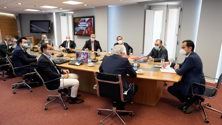 Ignacio Aguado durante la reunión con las principales asociaciones del sector del comercio