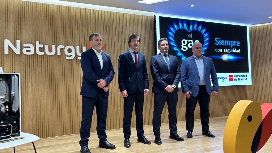 El viceconsejero Rafael García durante la presentación de una campaña informativa con recomendaciones para el uso de las calderas de gas