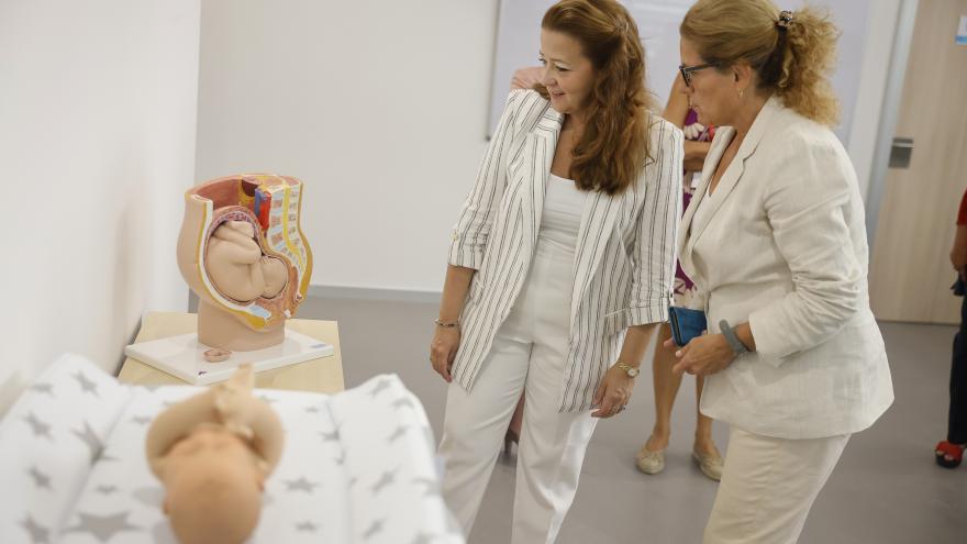 La consejera Fátima Matute durante su visita al nuevo Centro de Salud Las Tablas 