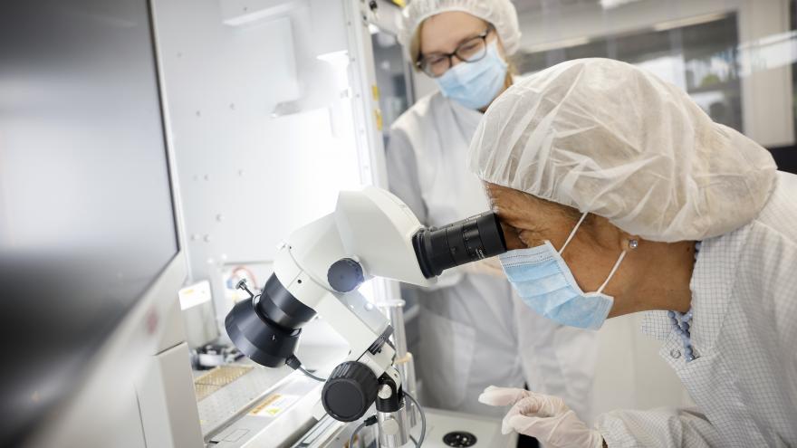 La consejera Rocío Albert durante su visita a KDPOF