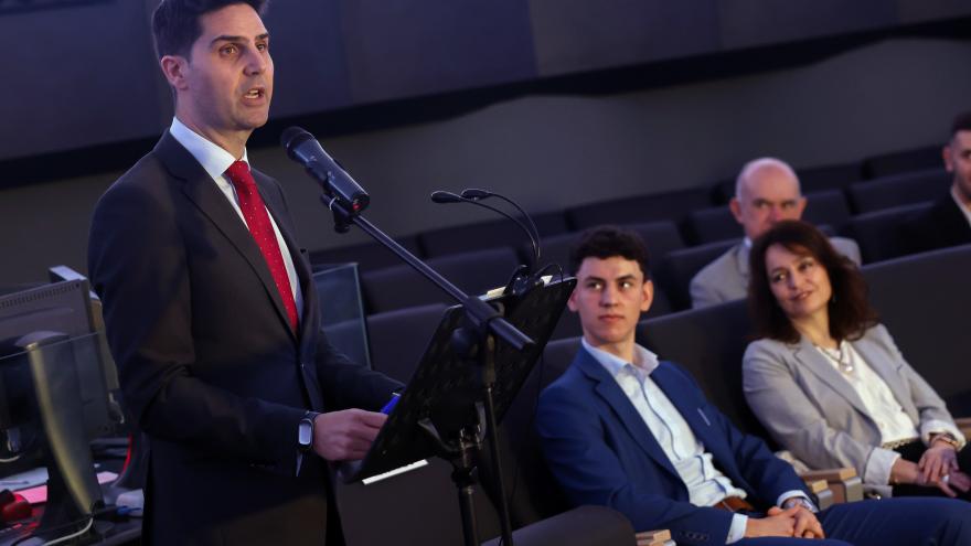 El consejero Emilio Viciana en la entrega de diplomas a los ganadores de la Spanish Space Design Competition 2025