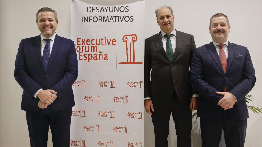 El consejero Miguel López-Valverde durante el desayuno de Executive Forum