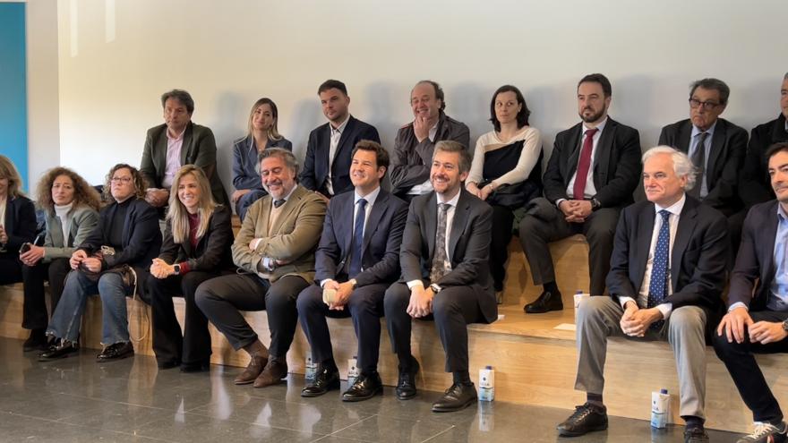 El consejero Miguel Ángel García Martín durante la reunión con la Confederación de Asociaciones de Empresarios de Madrid Oeste