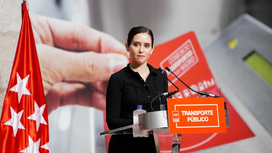 Isabel Díaz Ayuso durante la presentación de la rebaja del precio mensual del abono transporte