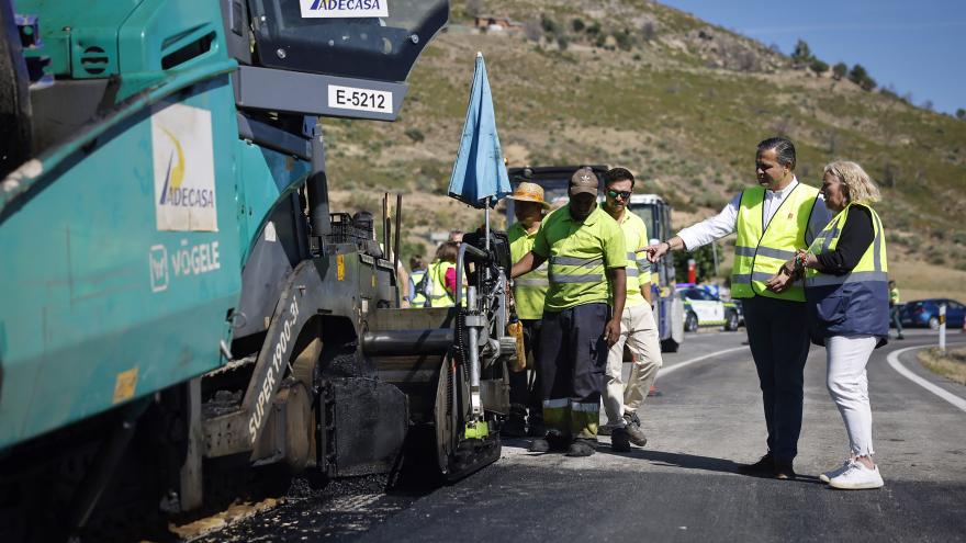 El consejero recorriendo las obras