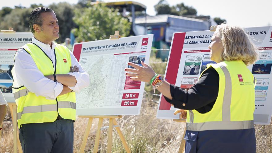 El consejero recorriendo las obras