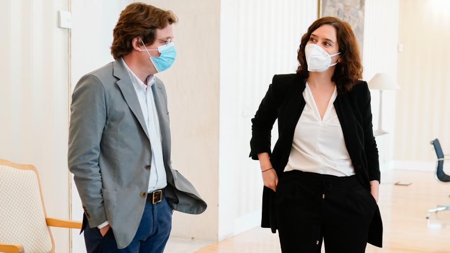 Díaz Ayuso junto a Martínez-Almeida