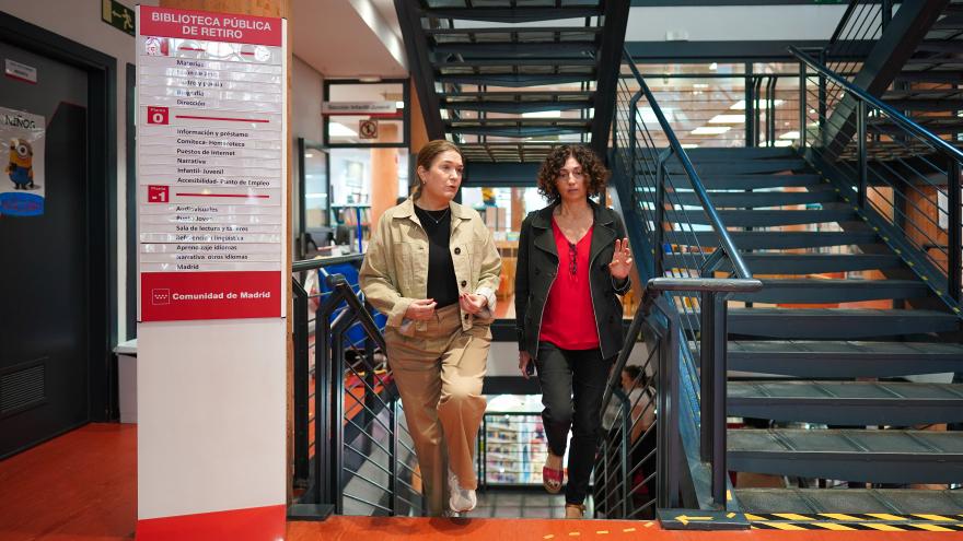 Marta Rivera de la Cruz en un momento de su visita a la biblioteca Elena Fortún