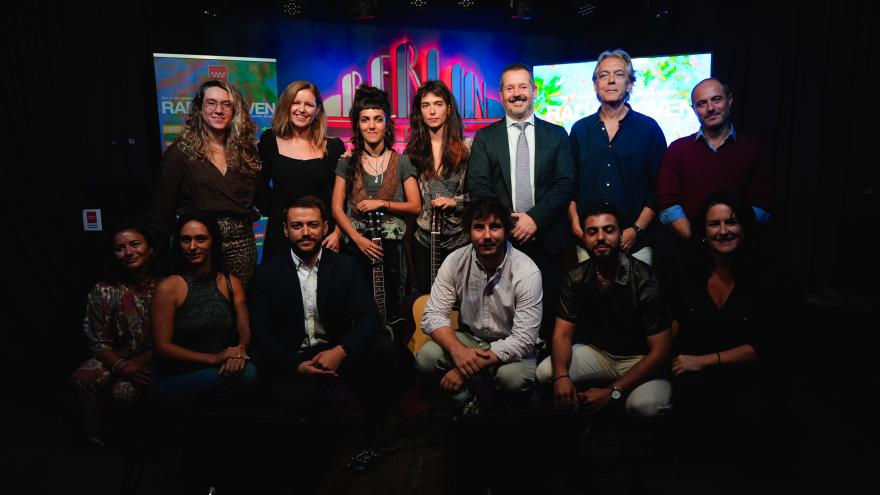 Los consejeros Ana Dávila y De Paco Serrano durante la presentación de Radar Joven