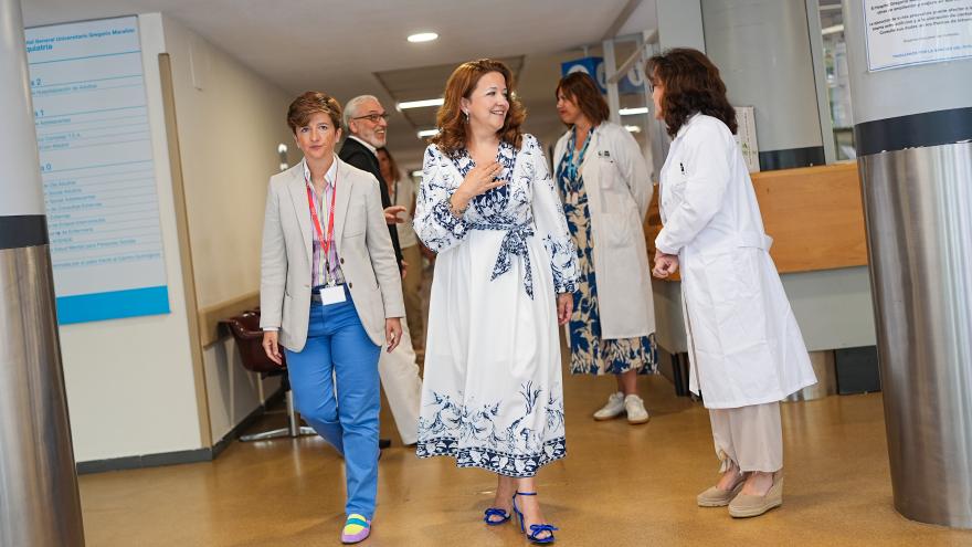 La consejera Fátima Matute durante su visita al Instituto de Psiquiatría del Hospital Gregorio Marañón